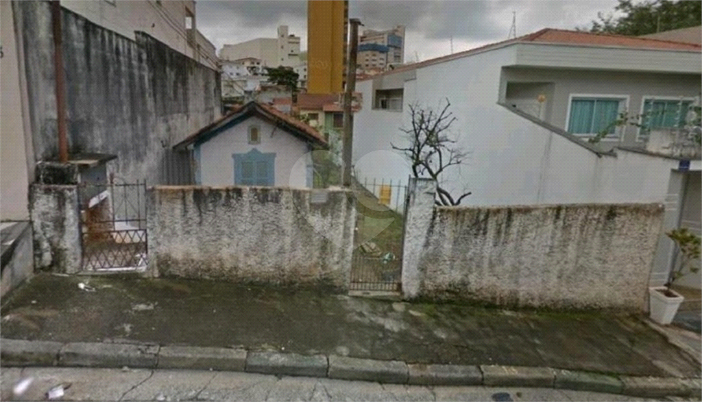 Terreno do lado do Metrô