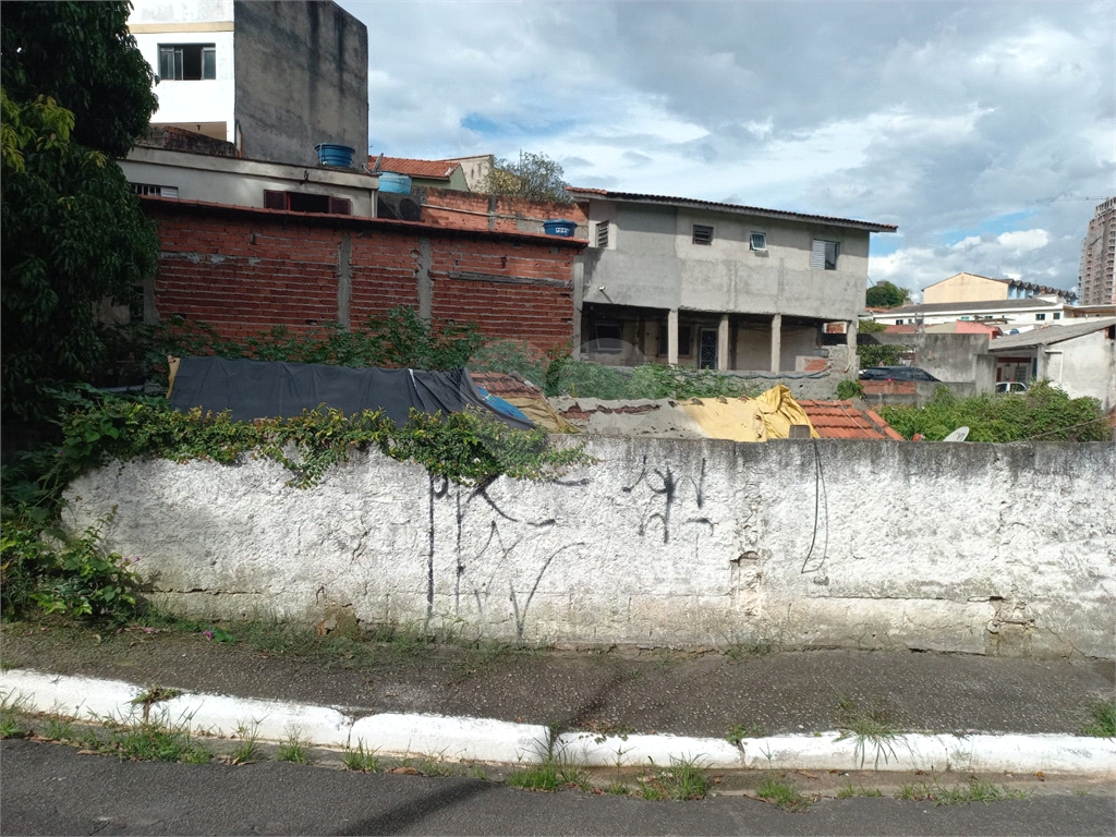 Terreno do lado do Metrô