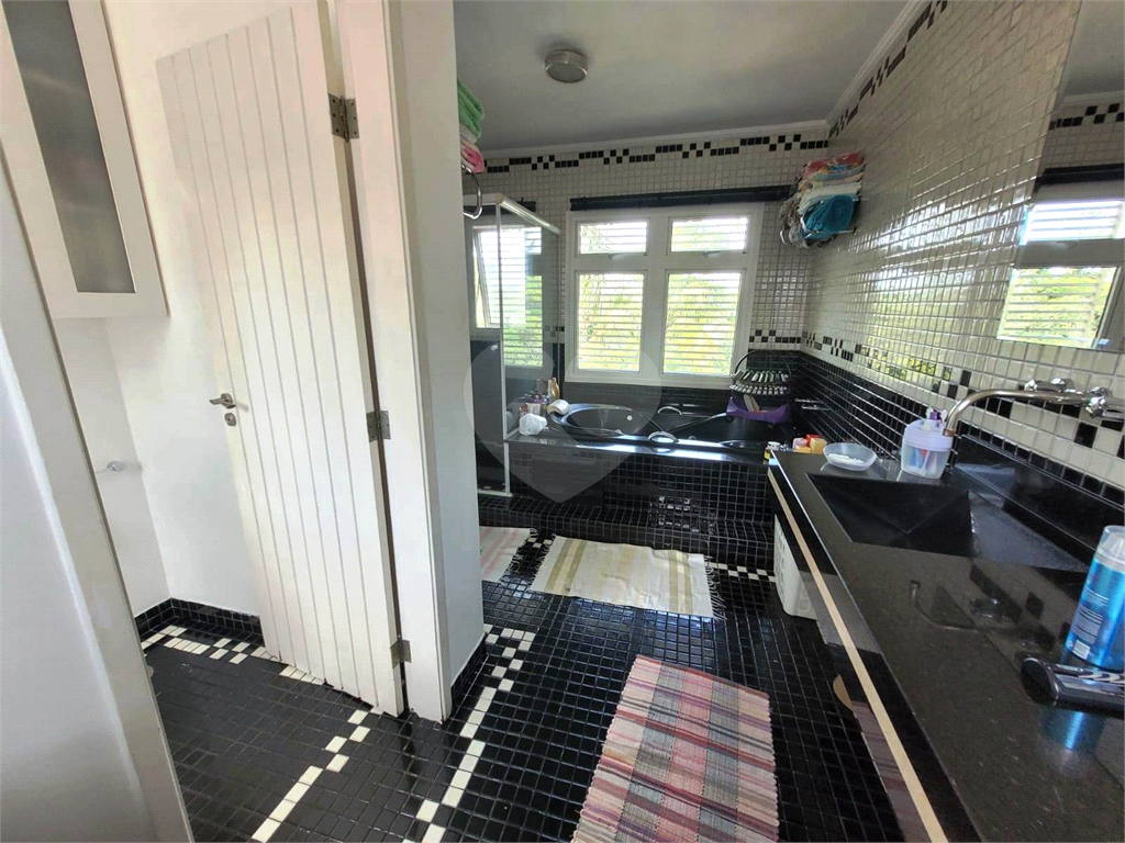 Casa á Venda no Tremembé com 03 Suítes e 8 Vagas por R$ 3.998.000,00