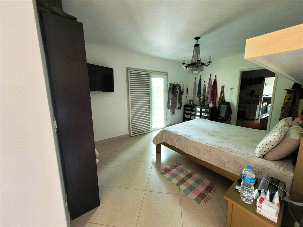 Casa á Venda no Tremembé com 03 Suítes e 8 Vagas por R$ 3.998.000,00