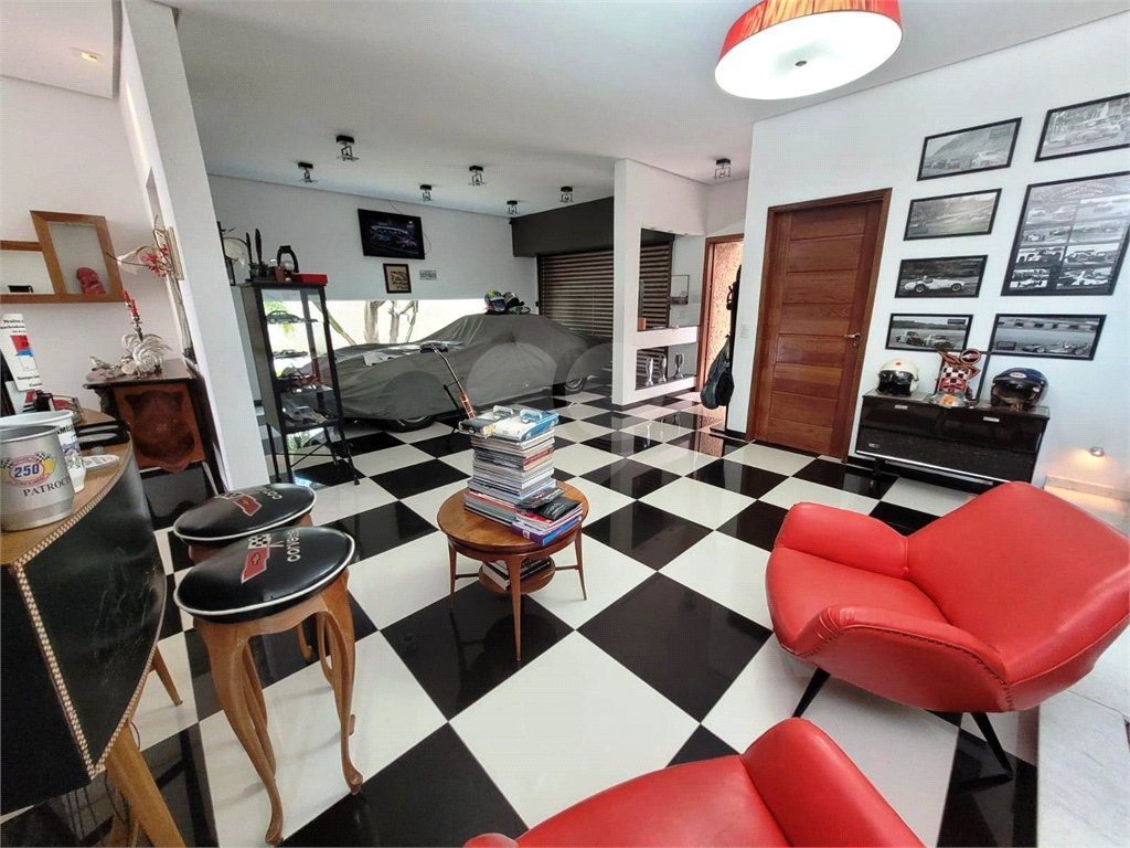 Casa á Venda no Tremembé com 03 Suítes e 8 Vagas por R$ 3.998.000,00