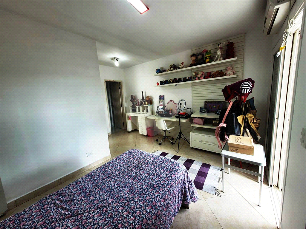 Casa á Venda no Tremembé com 03 Suítes e 8 Vagas por R$ 3.998.000,00