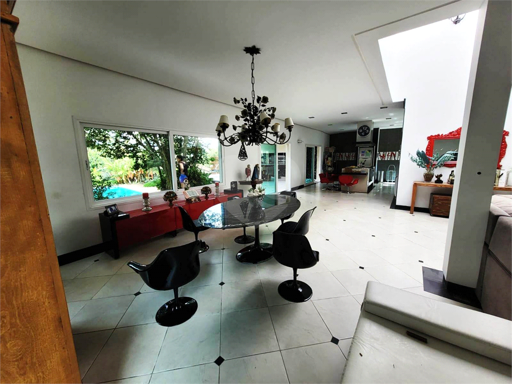Casa á Venda no Tremembé com 03 Suítes e 8 Vagas por R$ 3.998.000,00