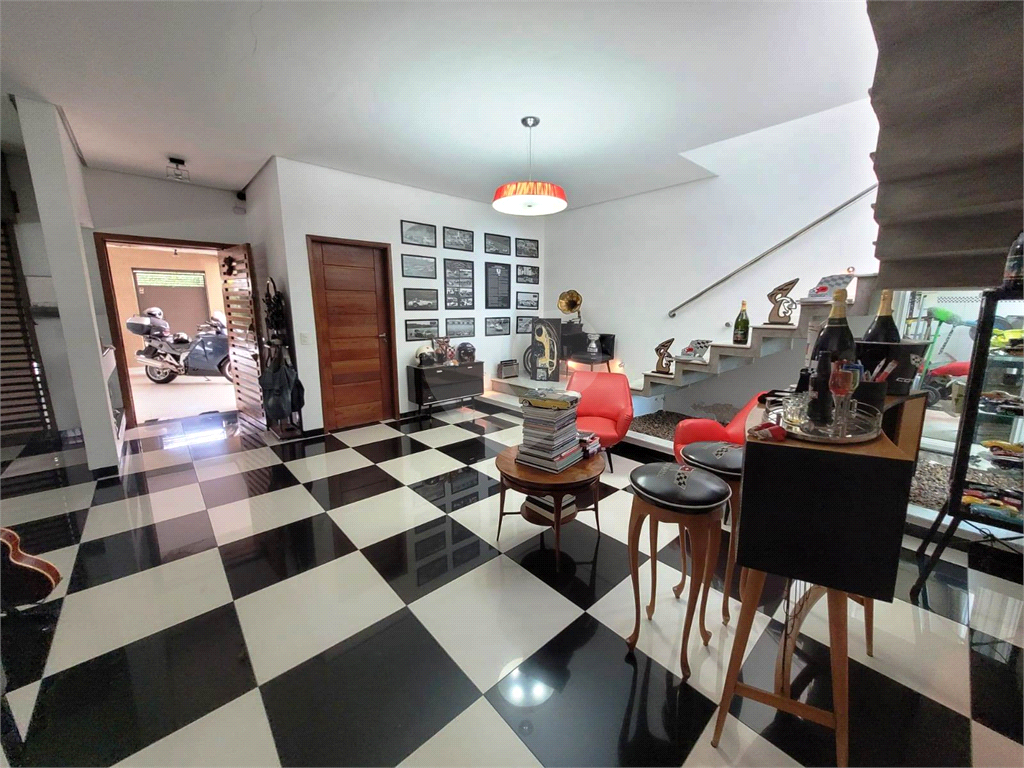 Casa á Venda no Tremembé com 03 Suítes e 8 Vagas por R$ 3.998.000,00