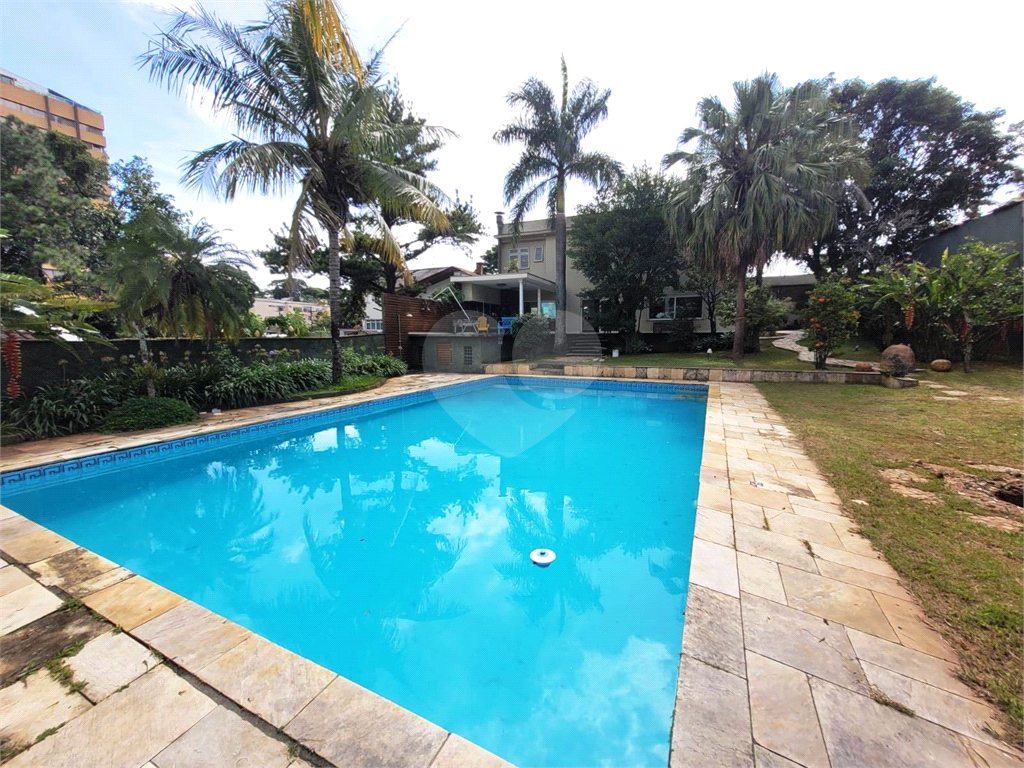 Casa á Venda no Tremembé com 03 Suítes e 8 Vagas por R$ 3.998.000,00