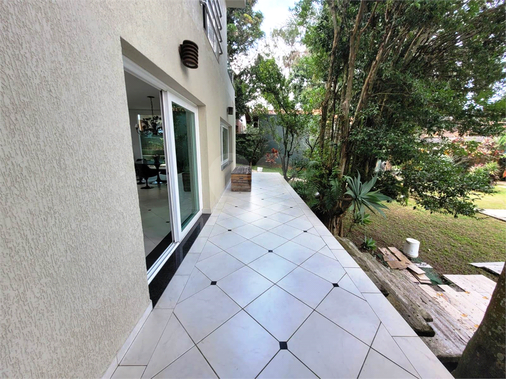 Casa á Venda no Tremembé com 03 Suítes e 8 Vagas por R$ 3.998.000,00