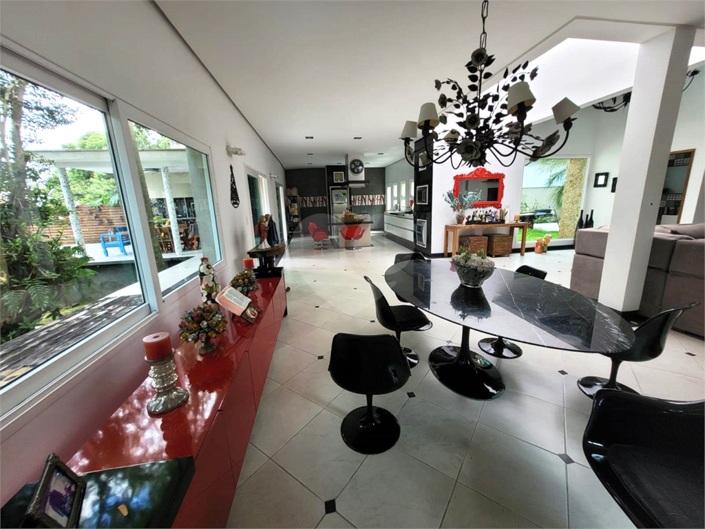 Casa á Venda no Tremembé com 03 Suítes e 8 Vagas por R$ 3.998.000,00
