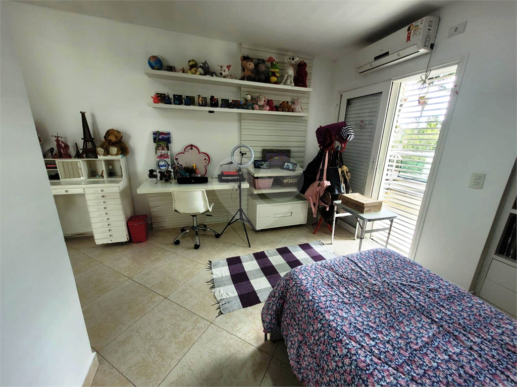 Casa á Venda no Tremembé com 03 Suítes e 8 Vagas por R$ 3.998.000,00