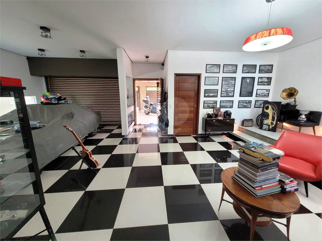 Casa á Venda no Tremembé com 03 Suítes e 8 Vagas por R$ 3.998.000,00