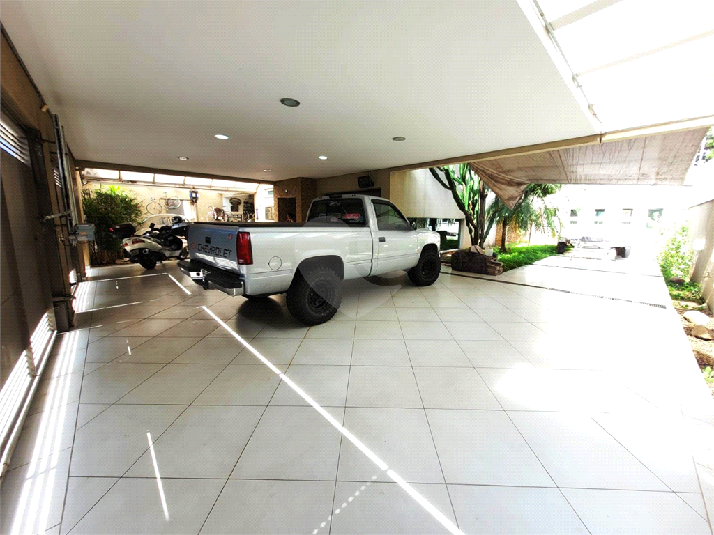 Casa á Venda no Tremembé com 03 Suítes e 8 Vagas por R$ 3.998.000,00