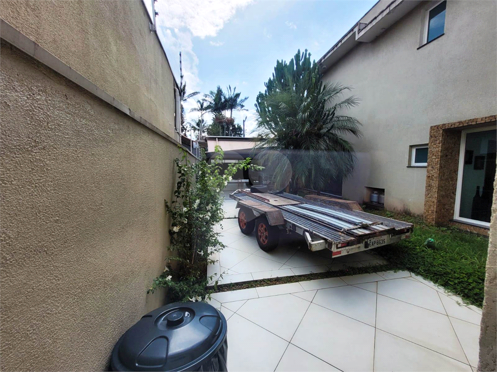 Casa á Venda no Tremembé com 03 Suítes e 8 Vagas por R$ 3.998.000,00