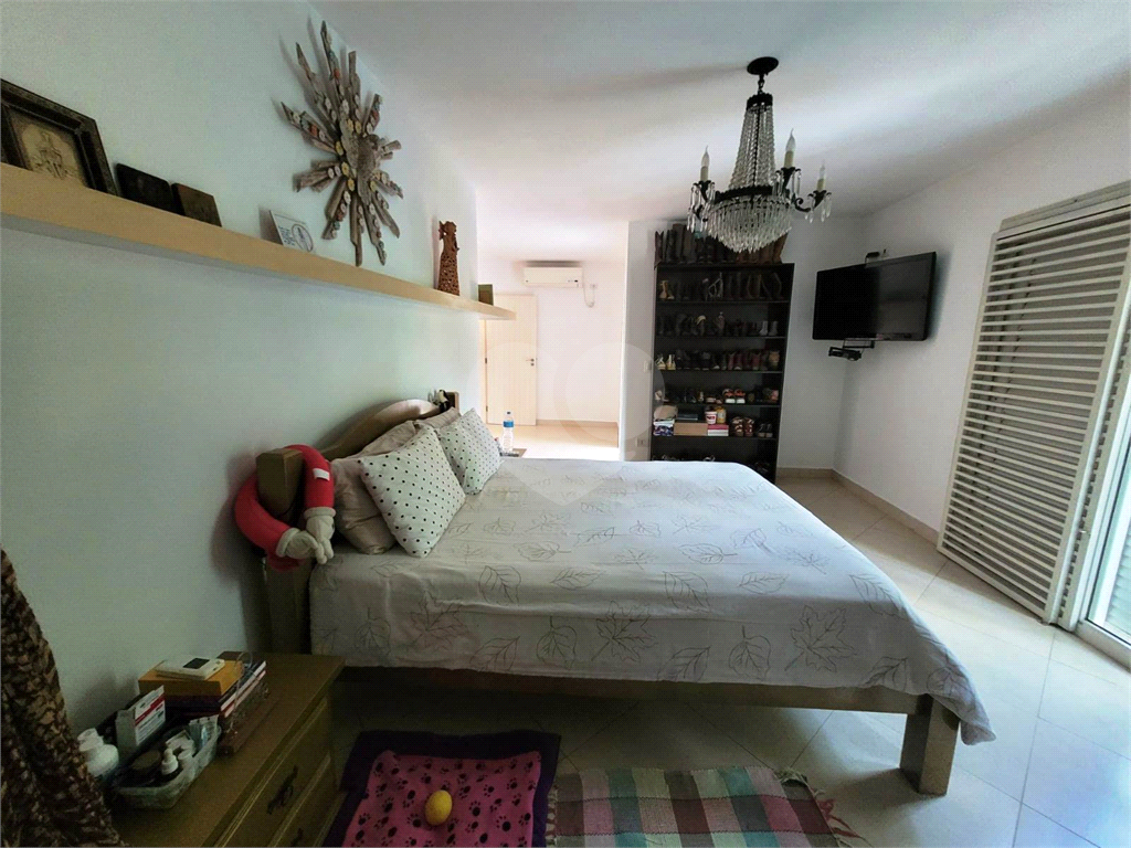 Casa á Venda no Tremembé com 03 Suítes e 8 Vagas por R$ 3.998.000,00