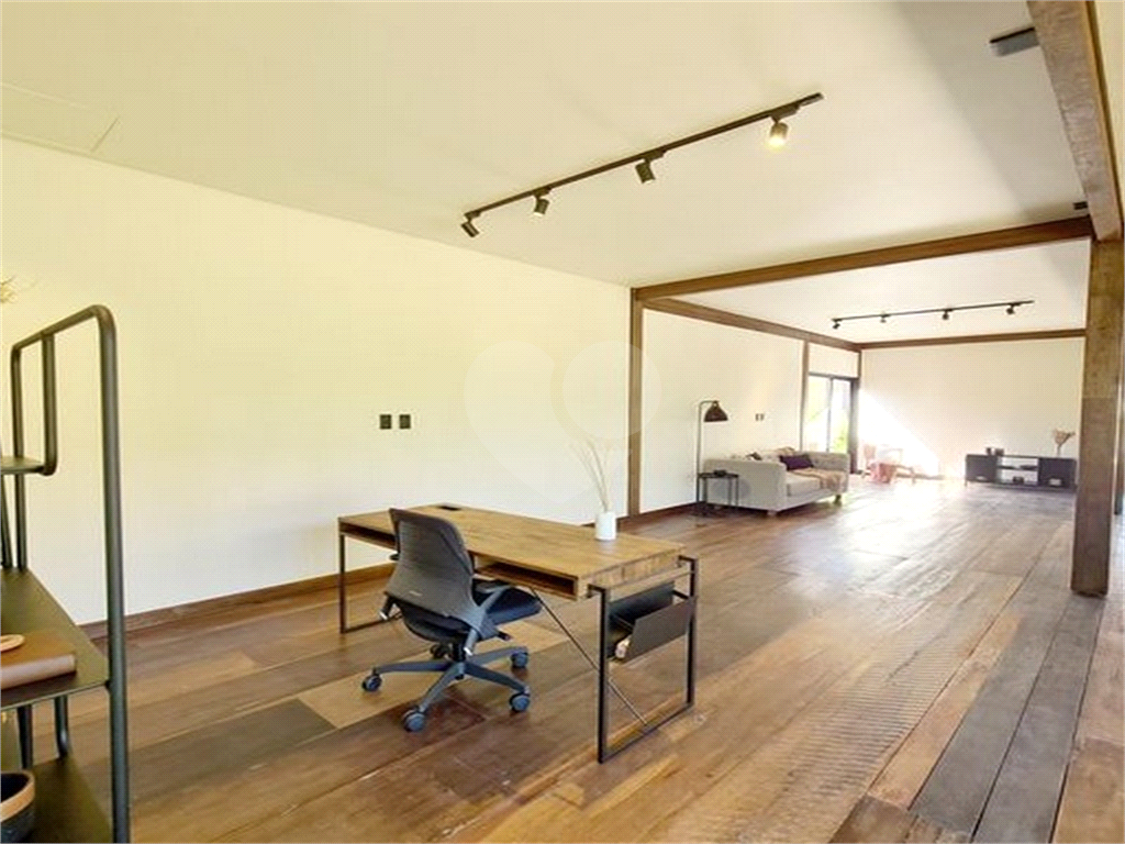 CASA CONDOMÍNIO FAZENDA BOA VISTA REFERÊNCIA NO PAÍS. 7 SUÍTES. NOVA. PRONTA PARA MORAR.