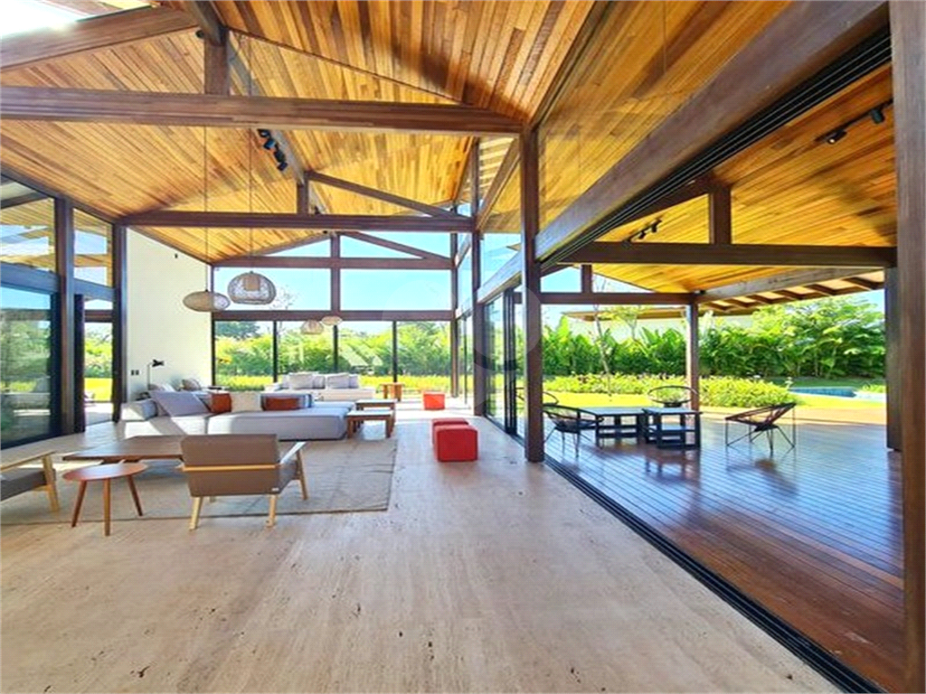 CASA CONDOMÍNIO FAZENDA BOA VISTA REFERÊNCIA NO PAÍS. 7 SUÍTES. NOVA. PRONTA PARA MORAR.