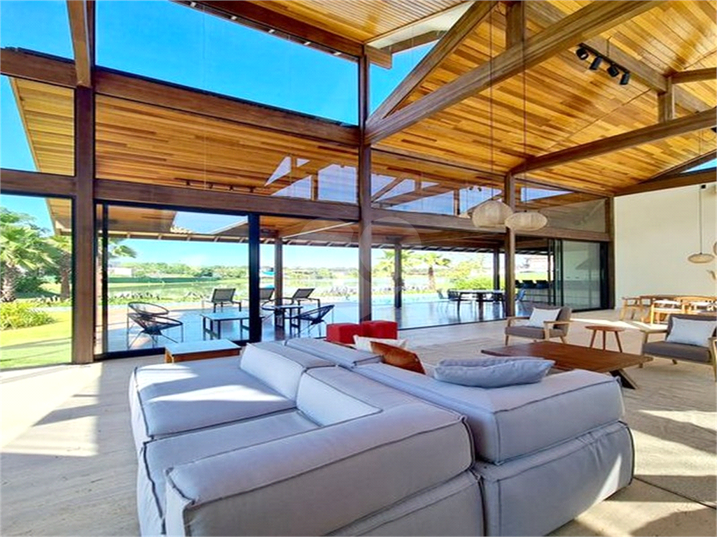 CASA CONDOMÍNIO FAZENDA BOA VISTA REFERÊNCIA NO PAÍS. 7 SUÍTES. NOVA. PRONTA PARA MORAR.