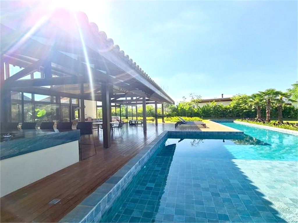 CASA CONDOMÍNIO FAZENDA BOA VISTA REFERÊNCIA NO PAÍS. 7 SUÍTES. NOVA. PRONTA PARA MORAR.