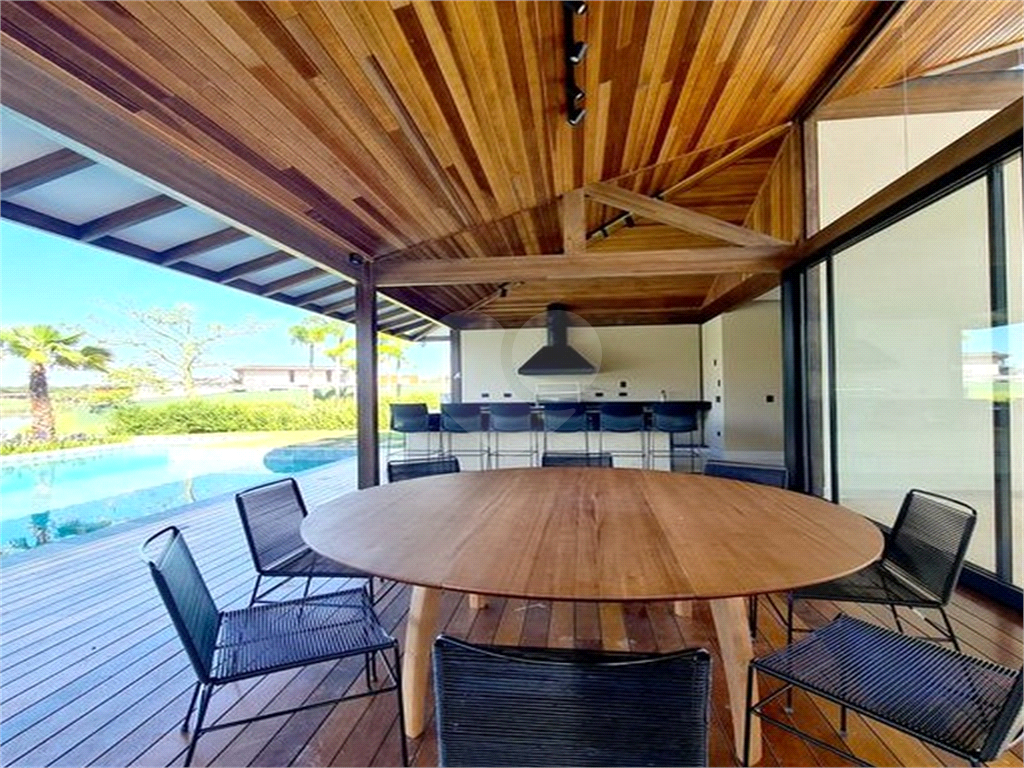 CASA CONDOMÍNIO FAZENDA BOA VISTA REFERÊNCIA NO PAÍS. 7 SUÍTES. NOVA. PRONTA PARA MORAR.