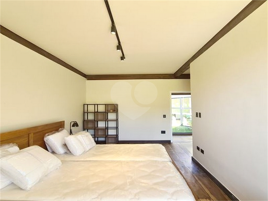 CASA CONDOMÍNIO FAZENDA BOA VISTA REFERÊNCIA NO PAÍS. 7 SUÍTES. NOVA. PRONTA PARA MORAR.