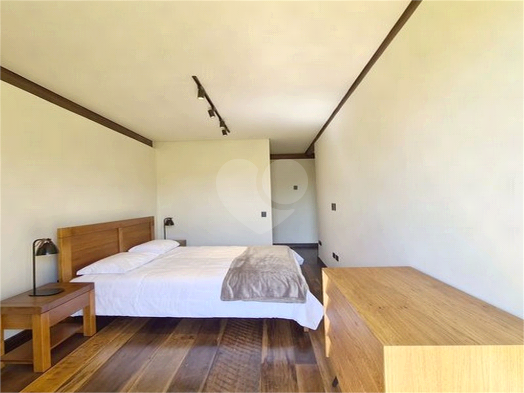CASA CONDOMÍNIO FAZENDA BOA VISTA REFERÊNCIA NO PAÍS. 7 SUÍTES. NOVA. PRONTA PARA MORAR.