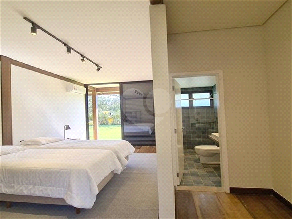 CASA CONDOMÍNIO FAZENDA BOA VISTA REFERÊNCIA NO PAÍS. 7 SUÍTES. NOVA. PRONTA PARA MORAR.