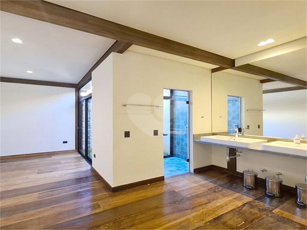 CASA CONDOMÍNIO FAZENDA BOA VISTA REFERÊNCIA NO PAÍS. 7 SUÍTES. NOVA. PRONTA PARA MORAR.