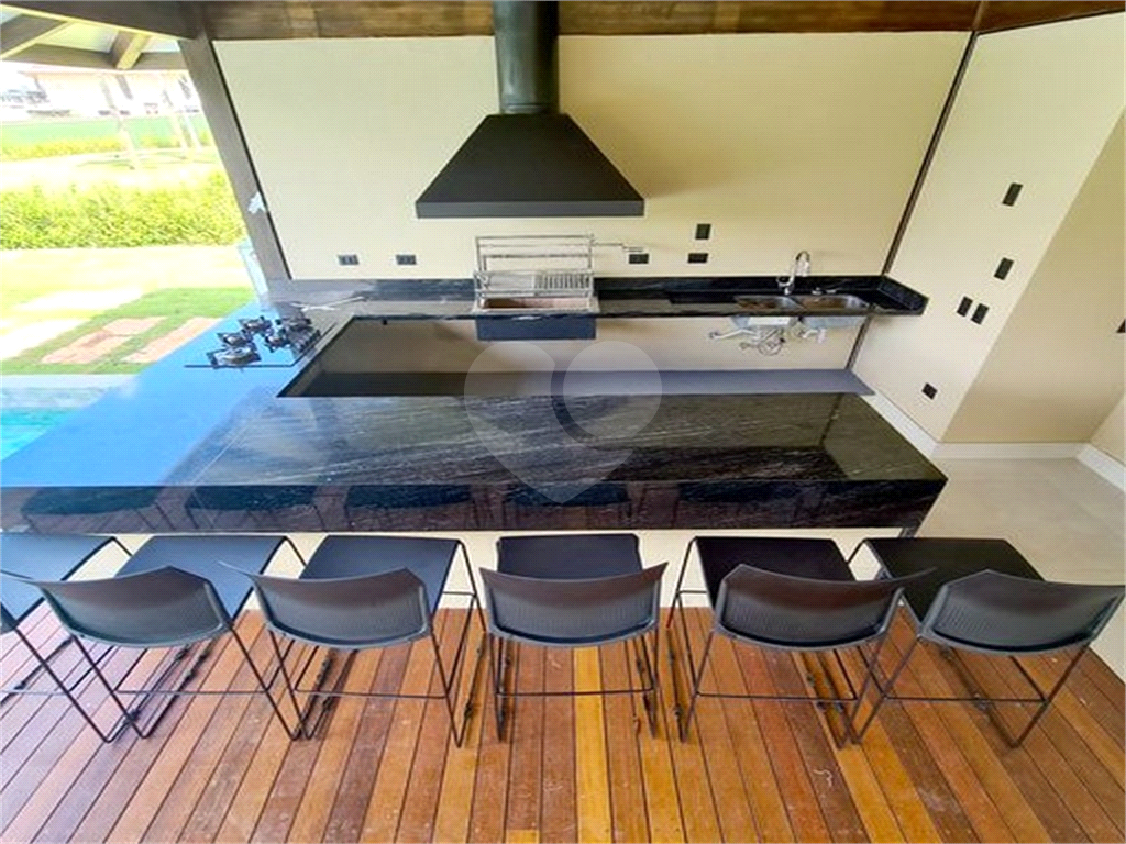 CASA CONDOMÍNIO FAZENDA BOA VISTA REFERÊNCIA NO PAÍS. 7 SUÍTES. NOVA. PRONTA PARA MORAR.