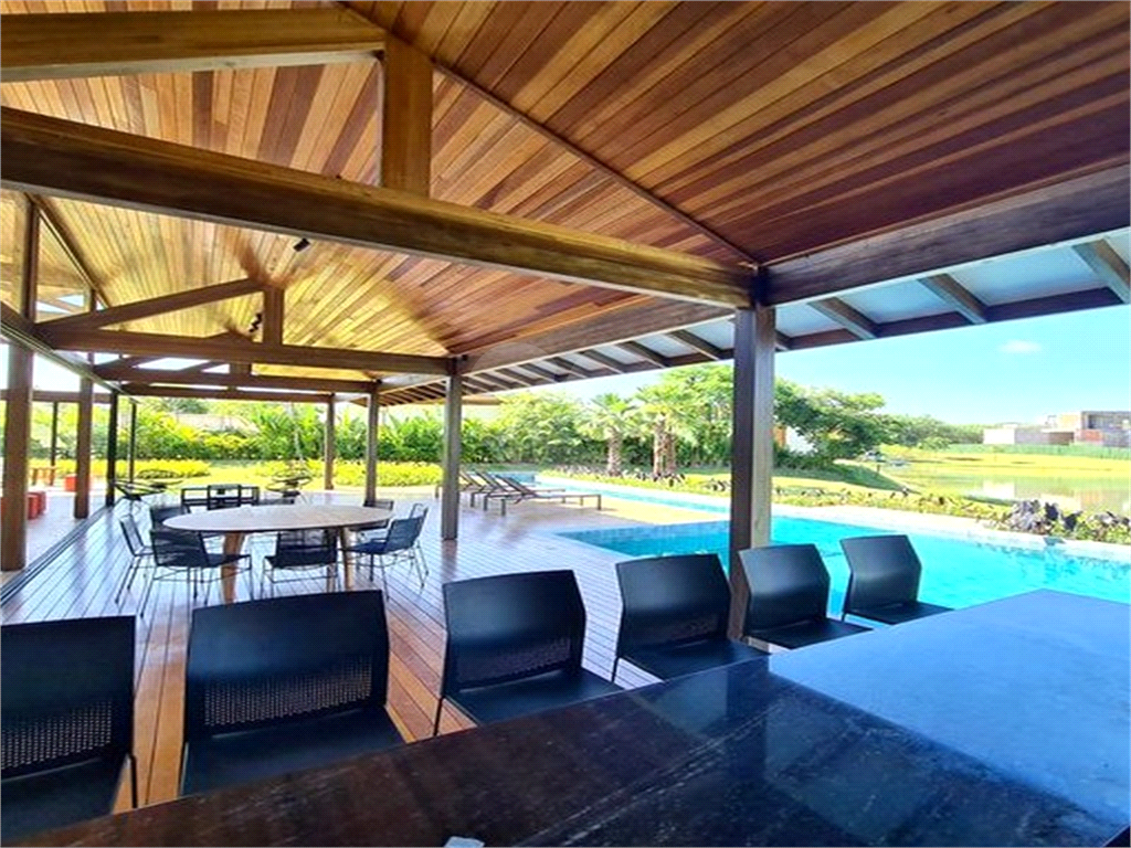 CASA CONDOMÍNIO FAZENDA BOA VISTA REFERÊNCIA NO PAÍS. 7 SUÍTES. NOVA. PRONTA PARA MORAR.
