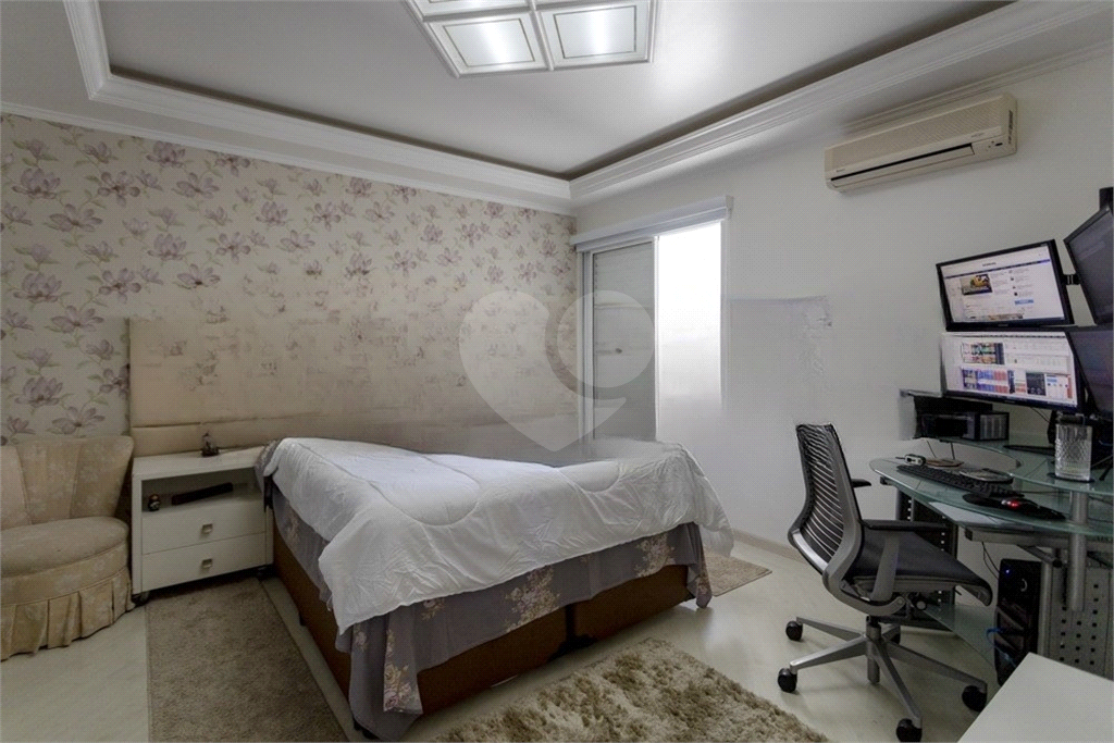 Casa de alto padrão à venda com 4 quartos sendo 3 suítes,