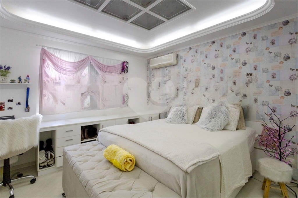 Casa de alto padrão à venda com 4 quartos sendo 3 suítes,