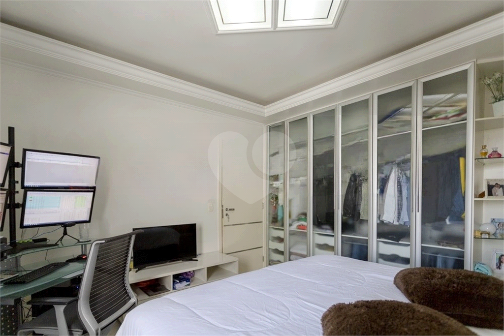 Casa de alto padrão à venda com 4 quartos sendo 3 suítes,