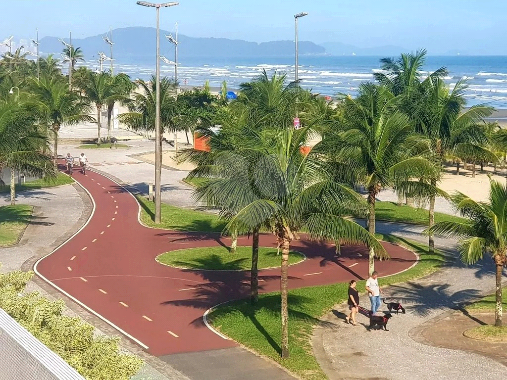 Apartamento - Praia Grande - 2 Dormitórios / Quarto - 1 Vaga - Compra / Venda