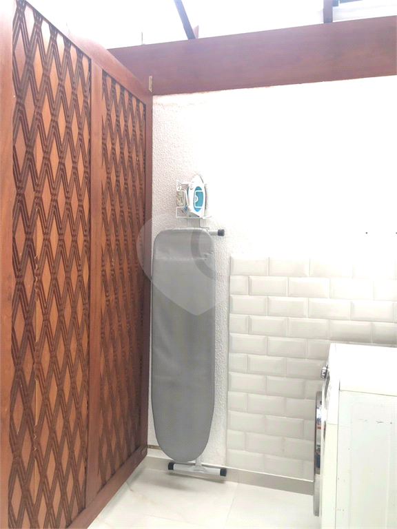 Sobrado em condomínio fechado