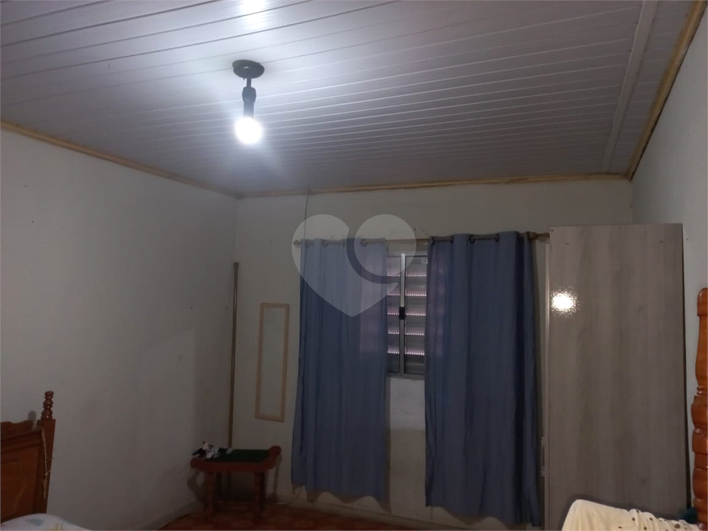 97 m²  Imóvel precisa Modernização. Vale como terreno