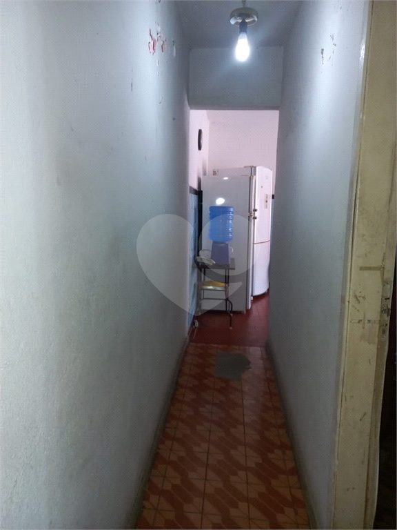 97 m²  Imóvel precisa Modernização. Vale como terreno