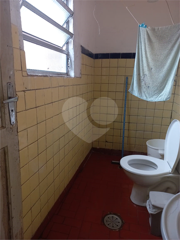 97 m²  Imóvel precisa Modernização. Vale como terreno