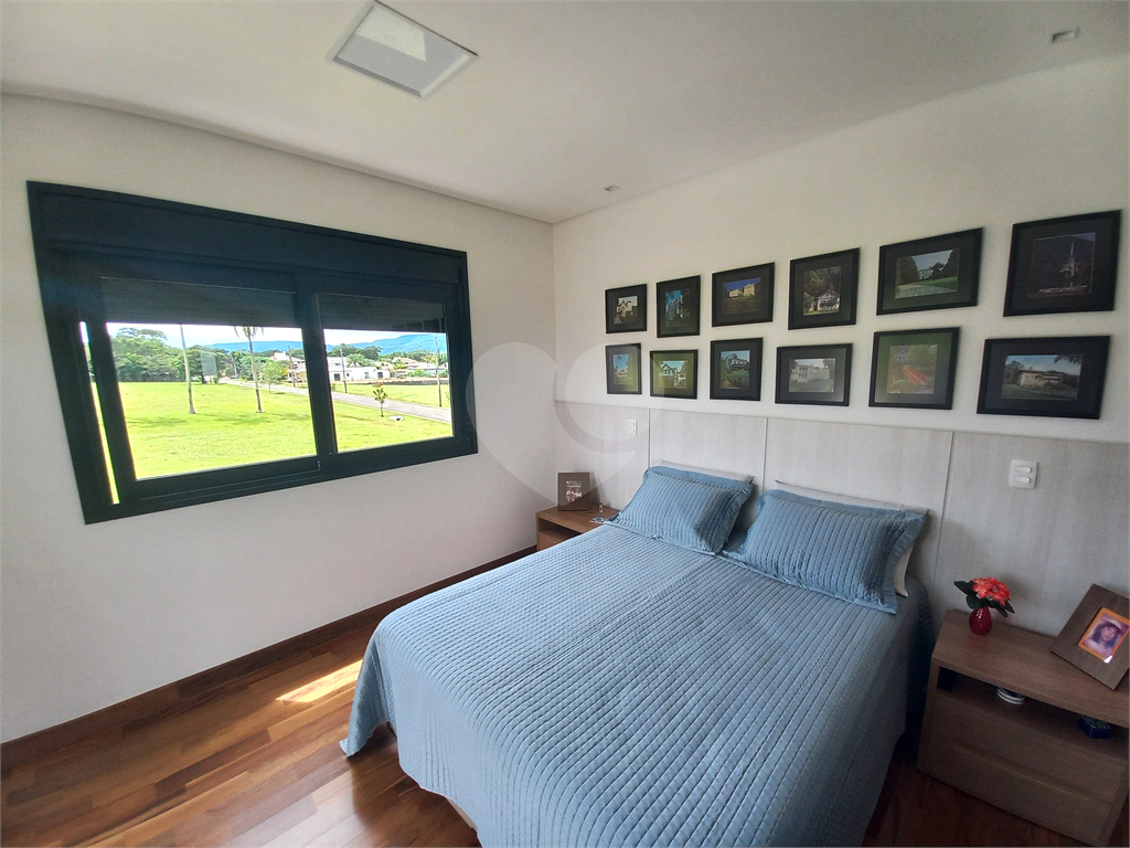 Casa à venda com 3 quartos, 303m² - Foto 18