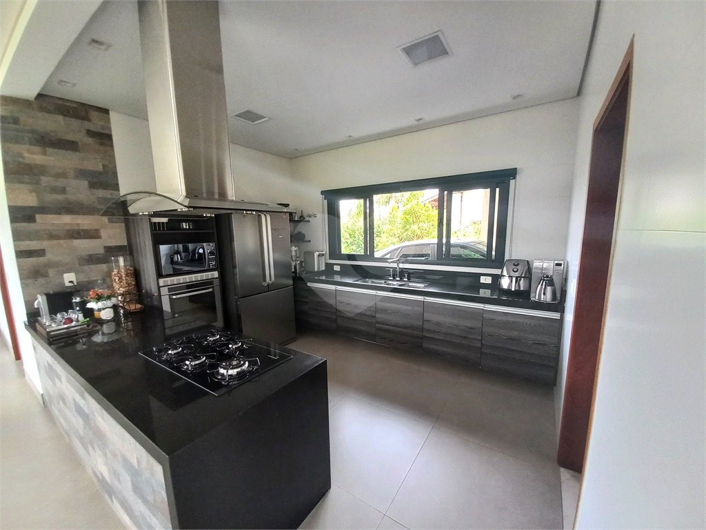 Casa à venda com 3 quartos, 303m² - Foto 7