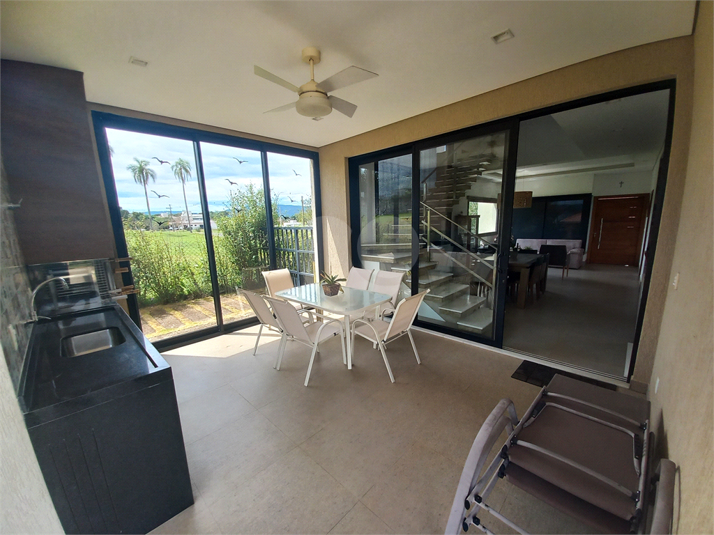 Casa à venda com 3 quartos, 303m² - Foto 2