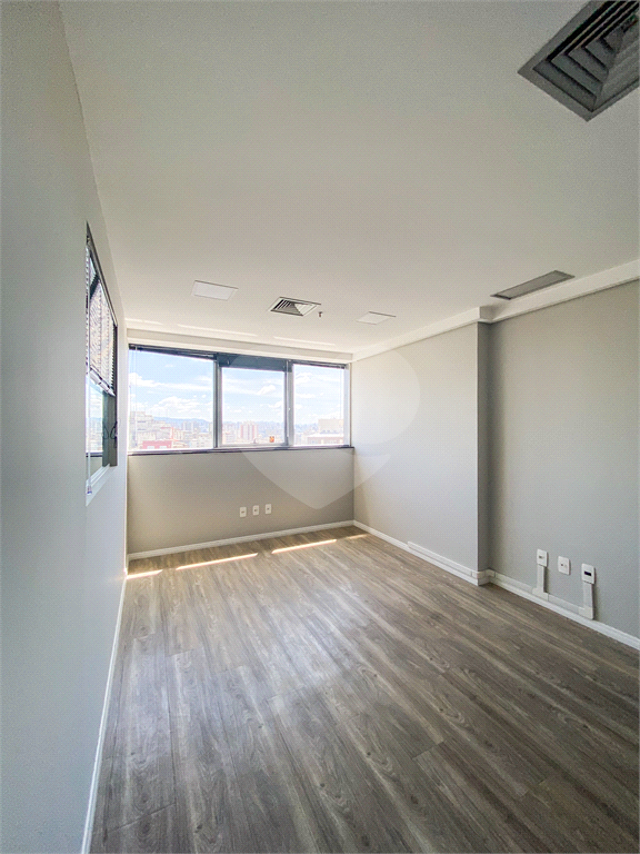 Sala comercial para venda com 50 m, duas vagas, em prédio novo em Higienópolis-SP