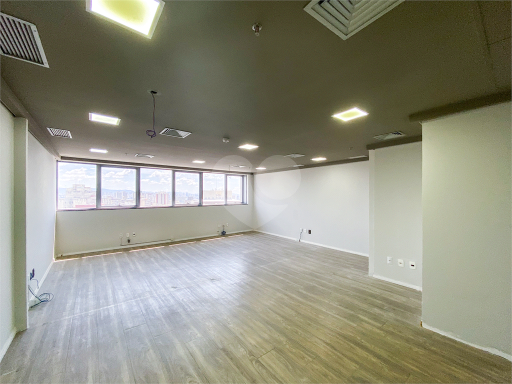 Sala comercial para venda com 50 m, duas vagas, prédio novo em Higienópolis-SP