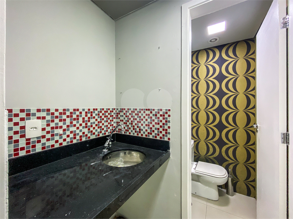 Sala comercial para venda com 50 m, duas vagas, prédio novo em Higienópolis-SP