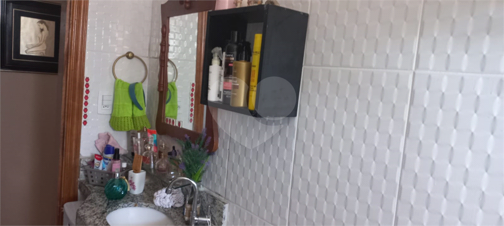 Apartamento à venda na Praia Grande na Vila Caiçara - 2 quartos, piscina e 1 vaga 