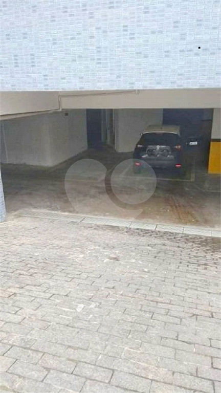 Apartamento à venda na Praia Grande na Vila Caiçara - 2 quartos, piscina e 1 vaga 