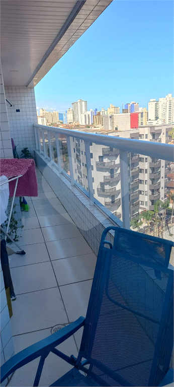 Apartamento à venda na Praia Grande na Vila Caiçara - 2 quartos, piscina e 1 vaga 