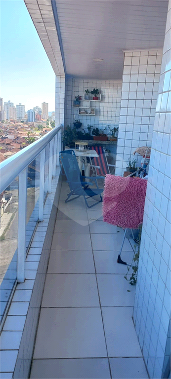 Apartamento à venda na Praia Grande na Vila Caiçara - 2 quartos, piscina e 1 vaga 