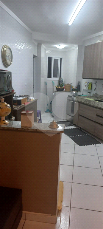 Apartamento à venda na Praia Grande na Vila Caiçara - 2 quartos, piscina e 1 vaga 