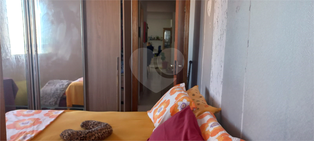 Apartamento à venda na Praia Grande na Vila Caiçara - 2 quartos, piscina e 1 vaga 