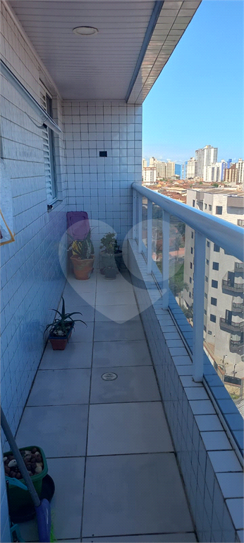 Apartamento à venda na Praia Grande na Vila Caiçara - 2 quartos, piscina e 1 vaga 