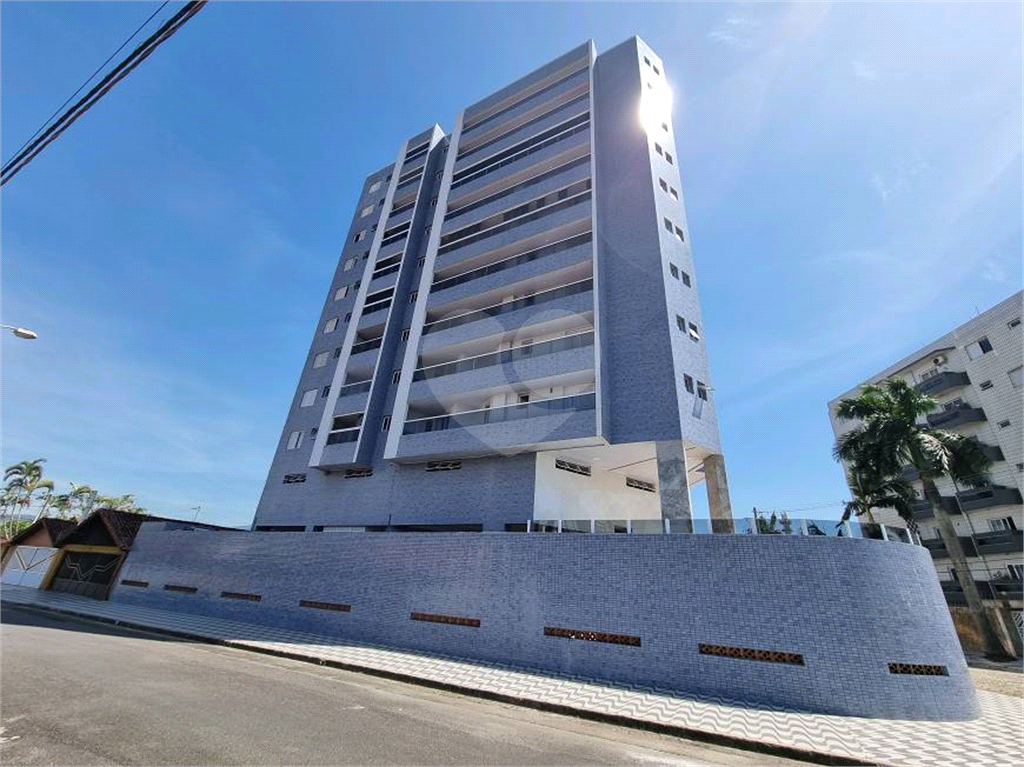 Apartamento à venda na Praia Grande na Vila Caiçara - 2 quartos, piscina e 1 vaga 