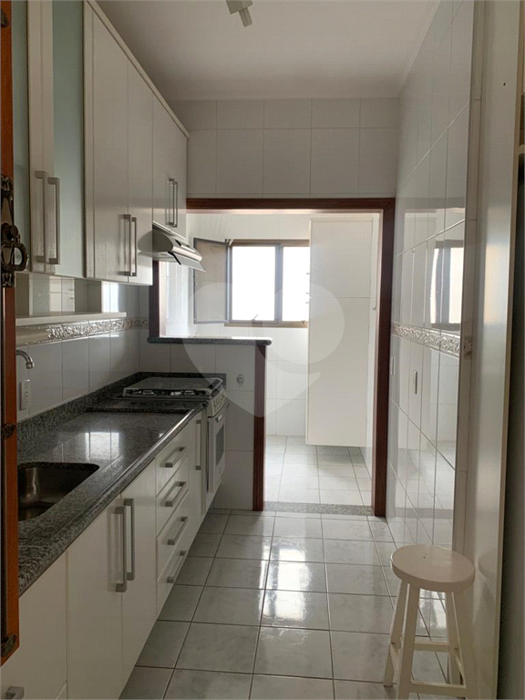 Apartamento à venda e aluguel com 2 quartos, 70m² - Foto 3